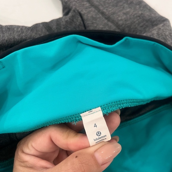 Lululemon Cropped Heathered Gray and Black with Teal Waistband EUC - Picture 3 of 7